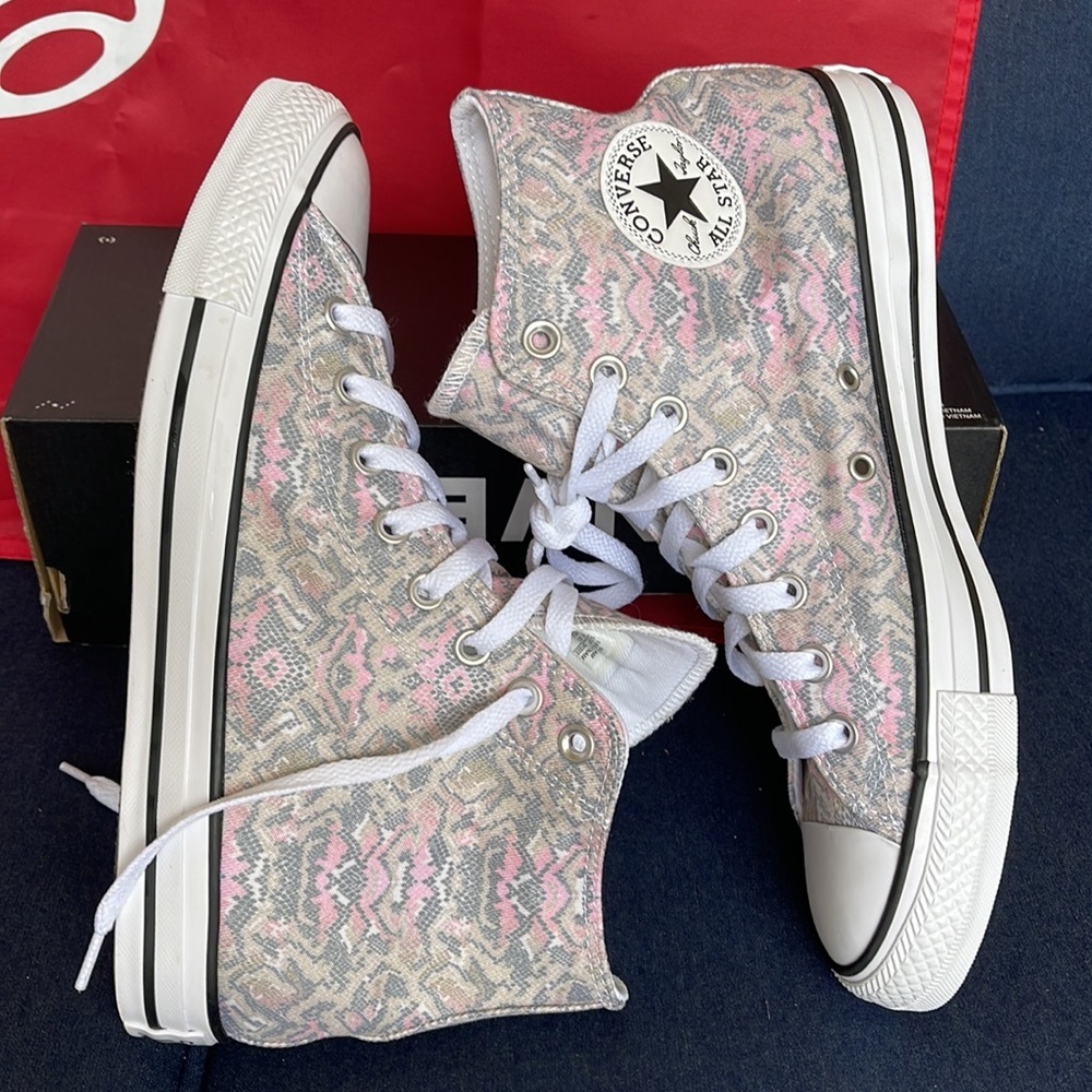 Converse 571162F
CTAS HI
PALE PUTTY/LIMESTONE GREY
WMNS sneakers - athletic shoe - Picture 12 of 16